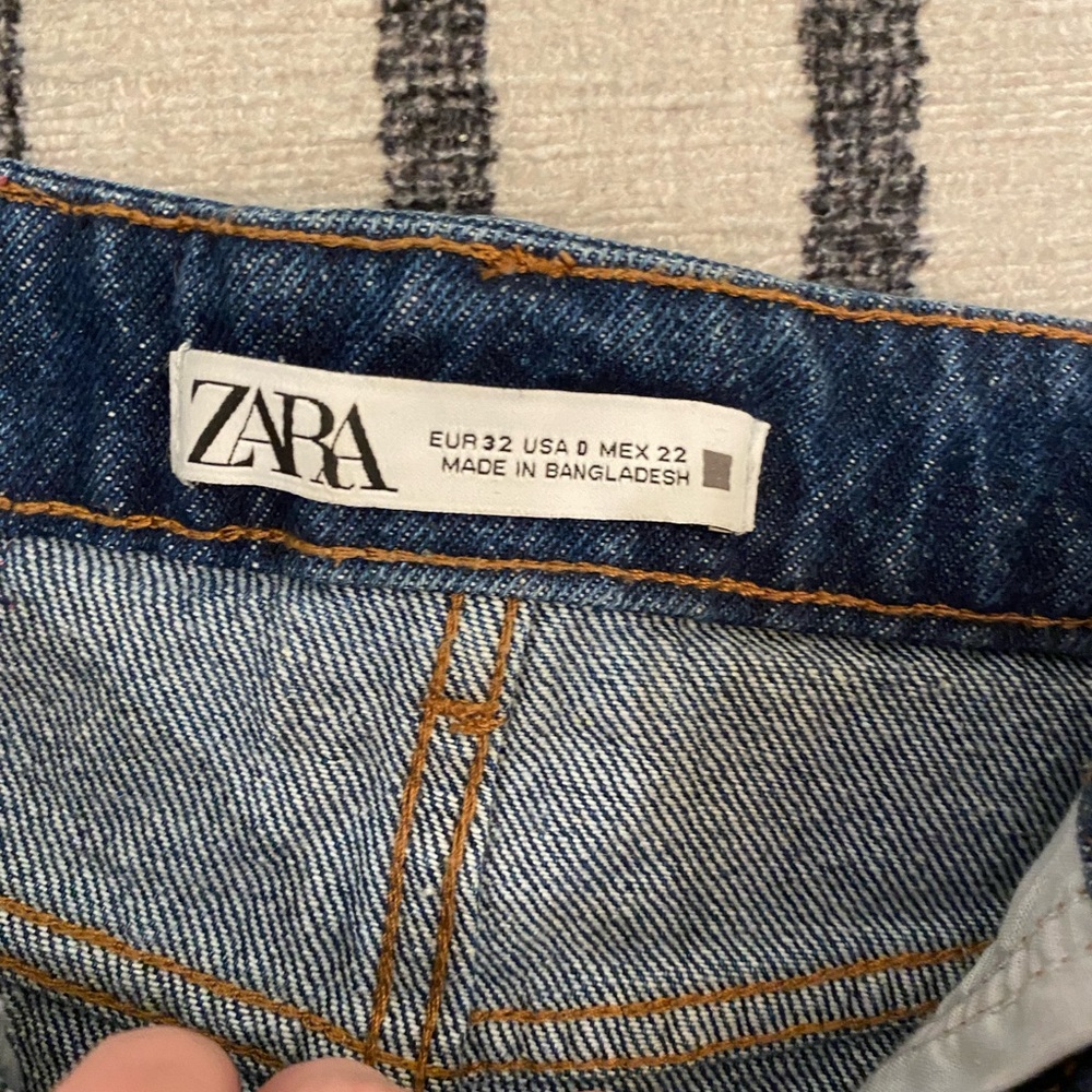 ZARA JEAN SHORTS - Picture 3 of 3